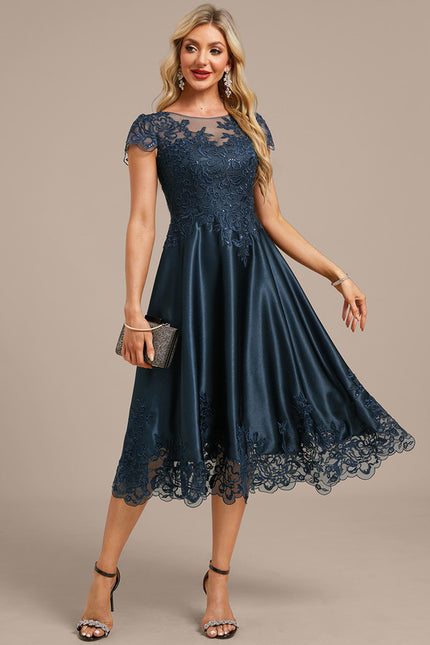 Robe Midi Satinée Élégante