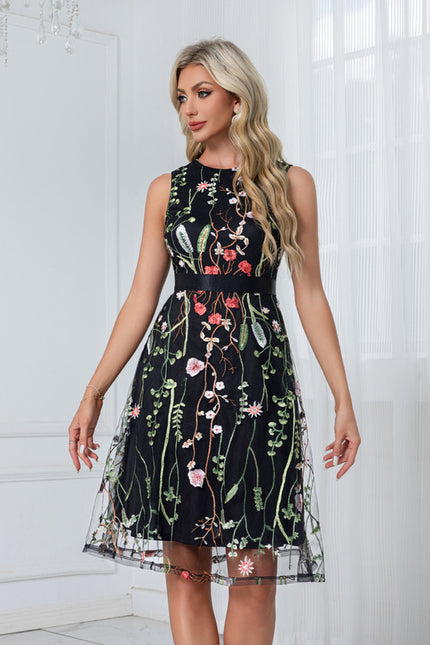 Robe Midi Brodée Noire - gallery 9